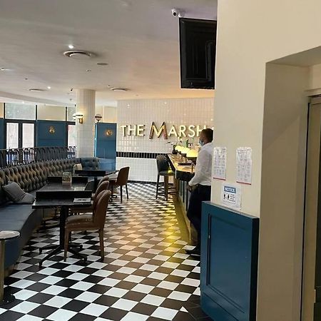 Cool & Easy Flat In The Heart Of Marshalltown Johannesburg Esterno foto