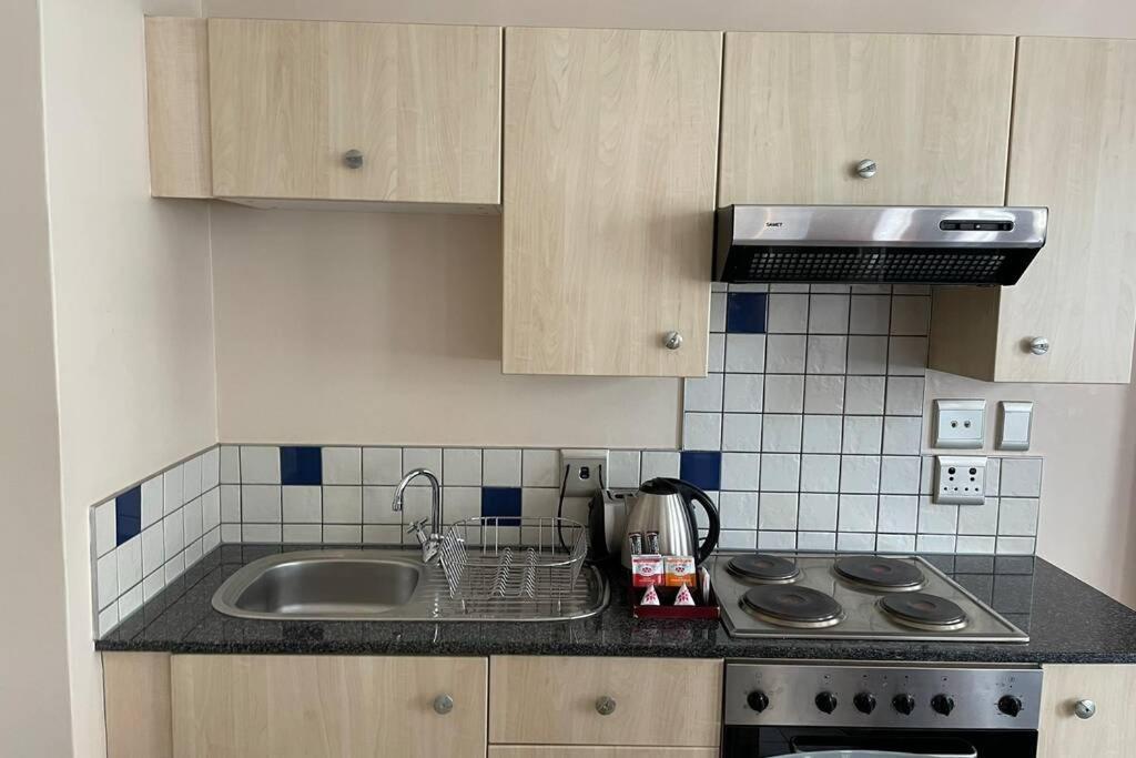 Cool & Easy Flat In The Heart Of Marshalltown Johannesburg Esterno foto