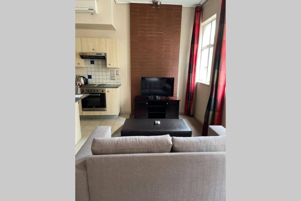 Cool & Easy Flat In The Heart Of Marshalltown Johannesburg Esterno foto