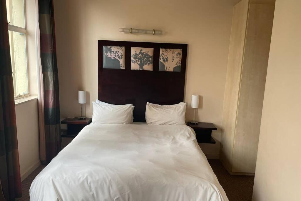Cool & Easy Flat In The Heart Of Marshalltown Johannesburg Esterno foto